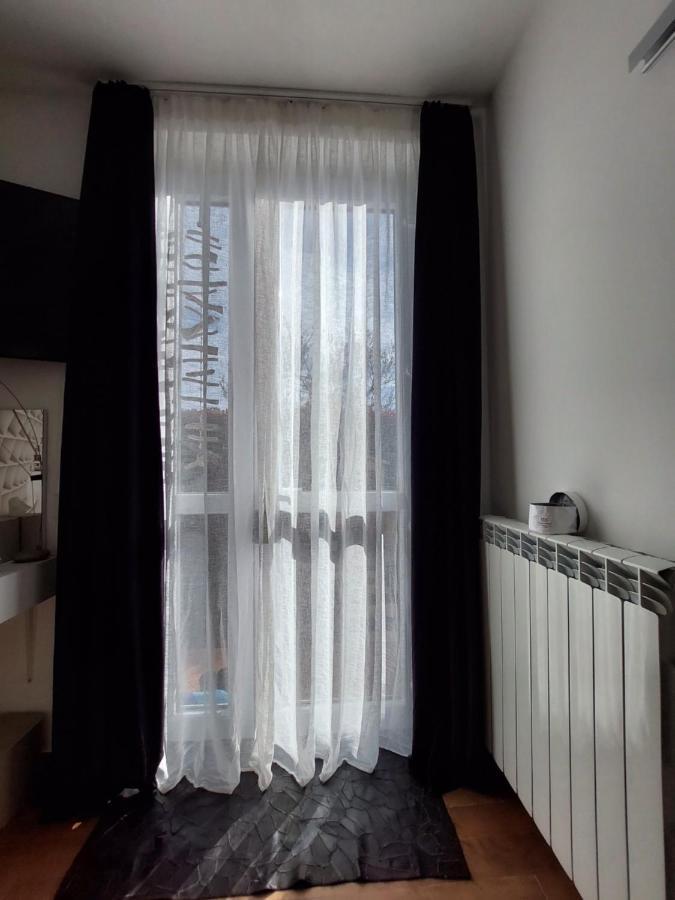 Rossodisera Sarzana Bagian luar foto