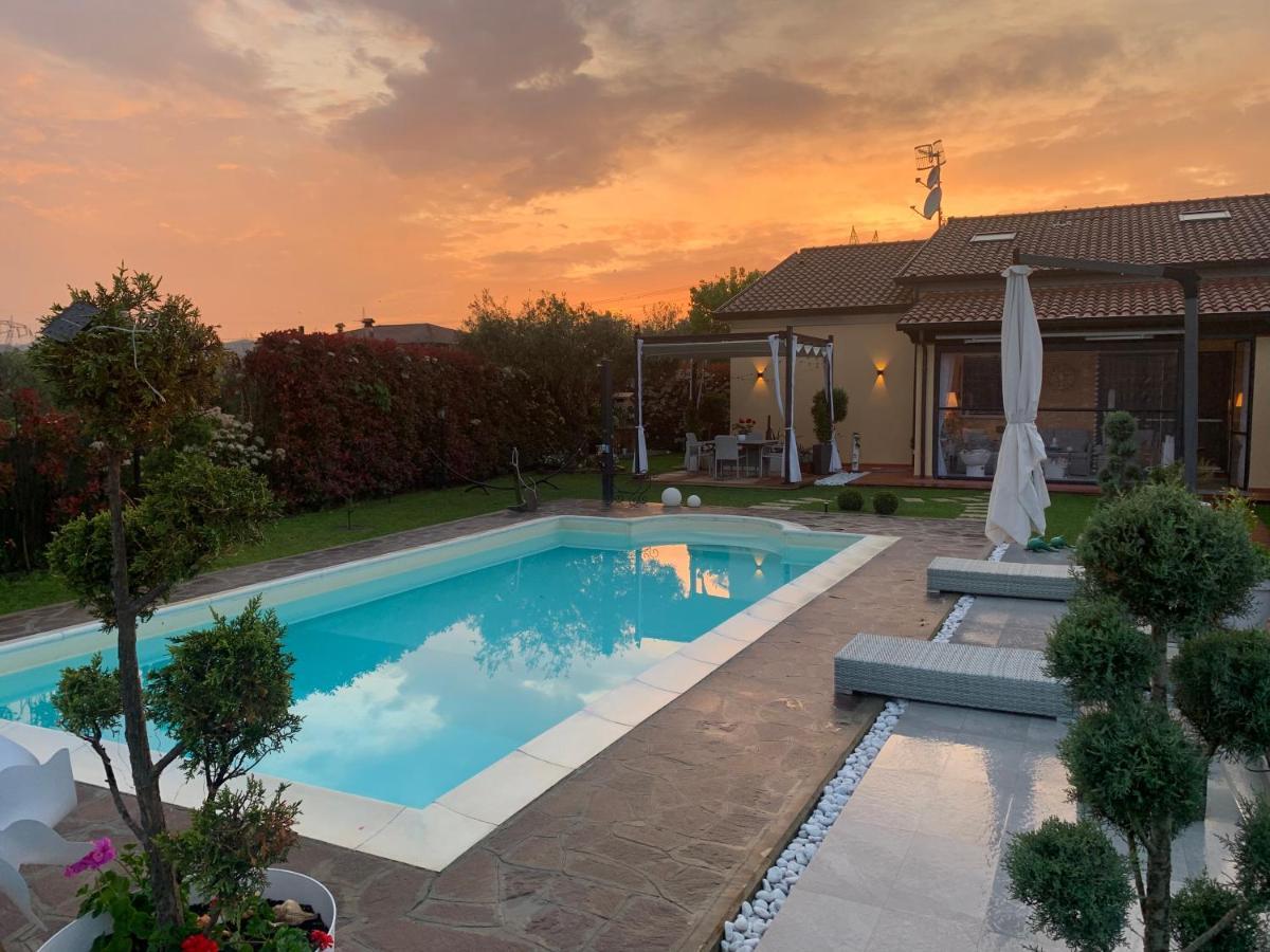 Rossodisera Sarzana Bagian luar foto